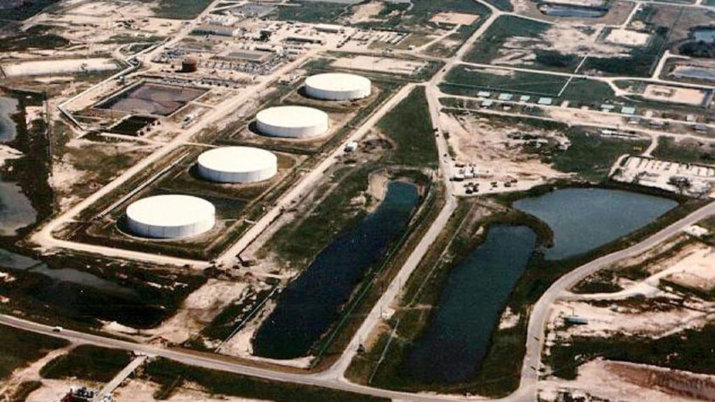 Strategic petroleum reserve oil storage facility used for emergency crude oil reserves in india